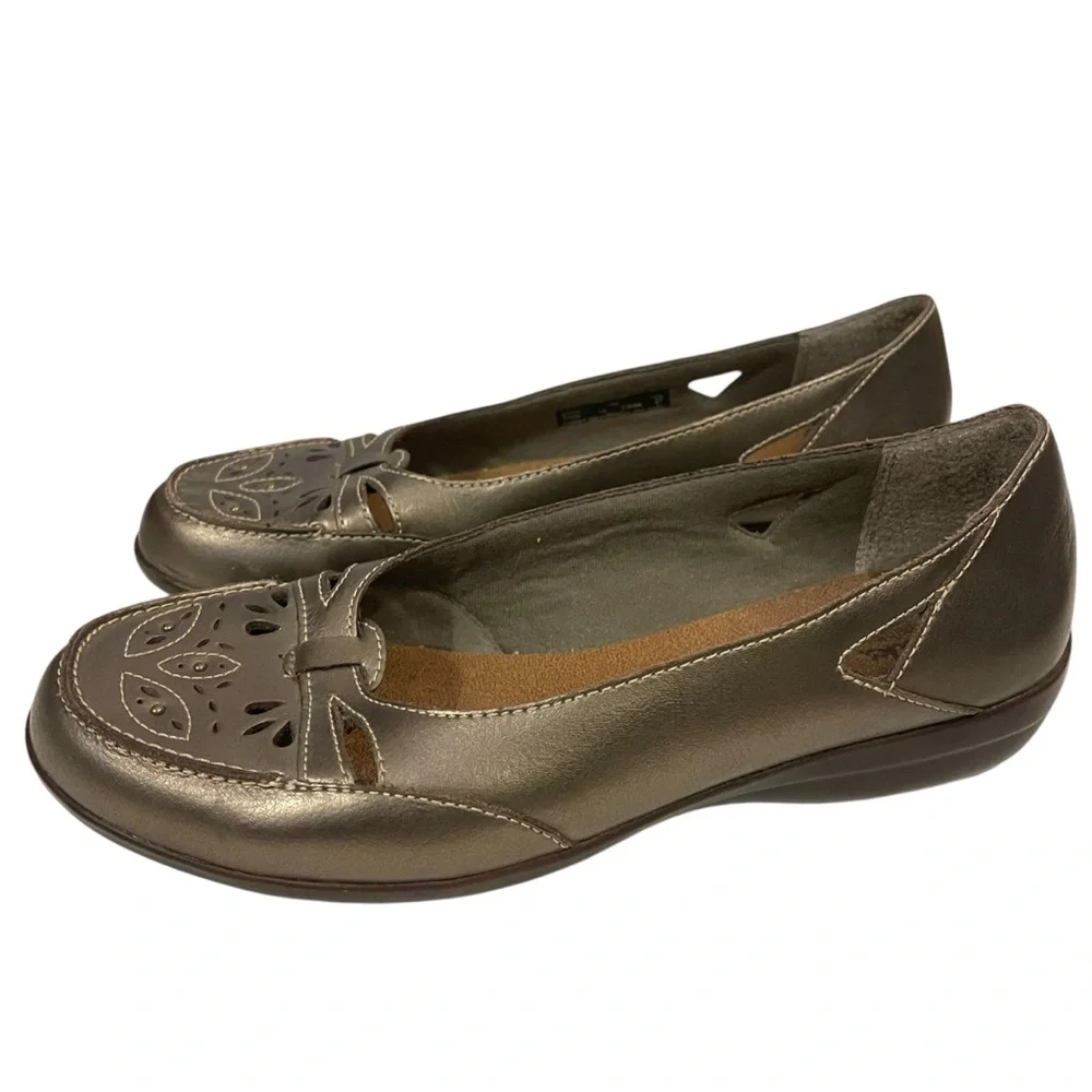 NWOB Clarks Women's Leather Cutout Loafers Flats Shoes - Picture 2 of 7